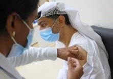 تطعيم جميع سكان الإمارات بالجرعة الأولى من لقاح كورونا