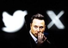بعد إعلانه «توديع الطيور».. السلطات تُجبر إيلون ماسك على إزالة شعار «إكس» من مقر تويتر