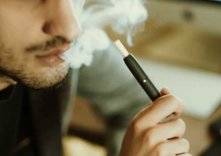 خدعة السجائر الإلكترونية بين الشباب ودورها الوهمي في الإقلاع عن التدخين